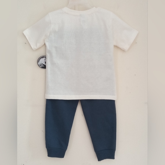 Jurassic World - Picture 2 of 8